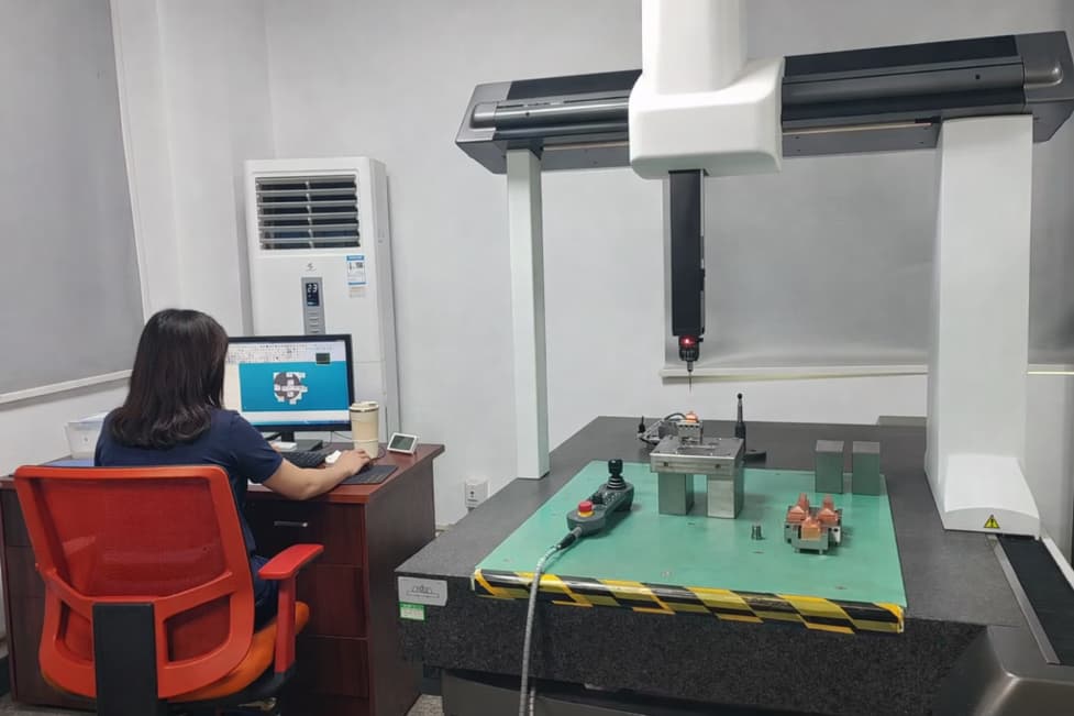 Laboratoire qualité dans l’usine Taizhou Boxumold